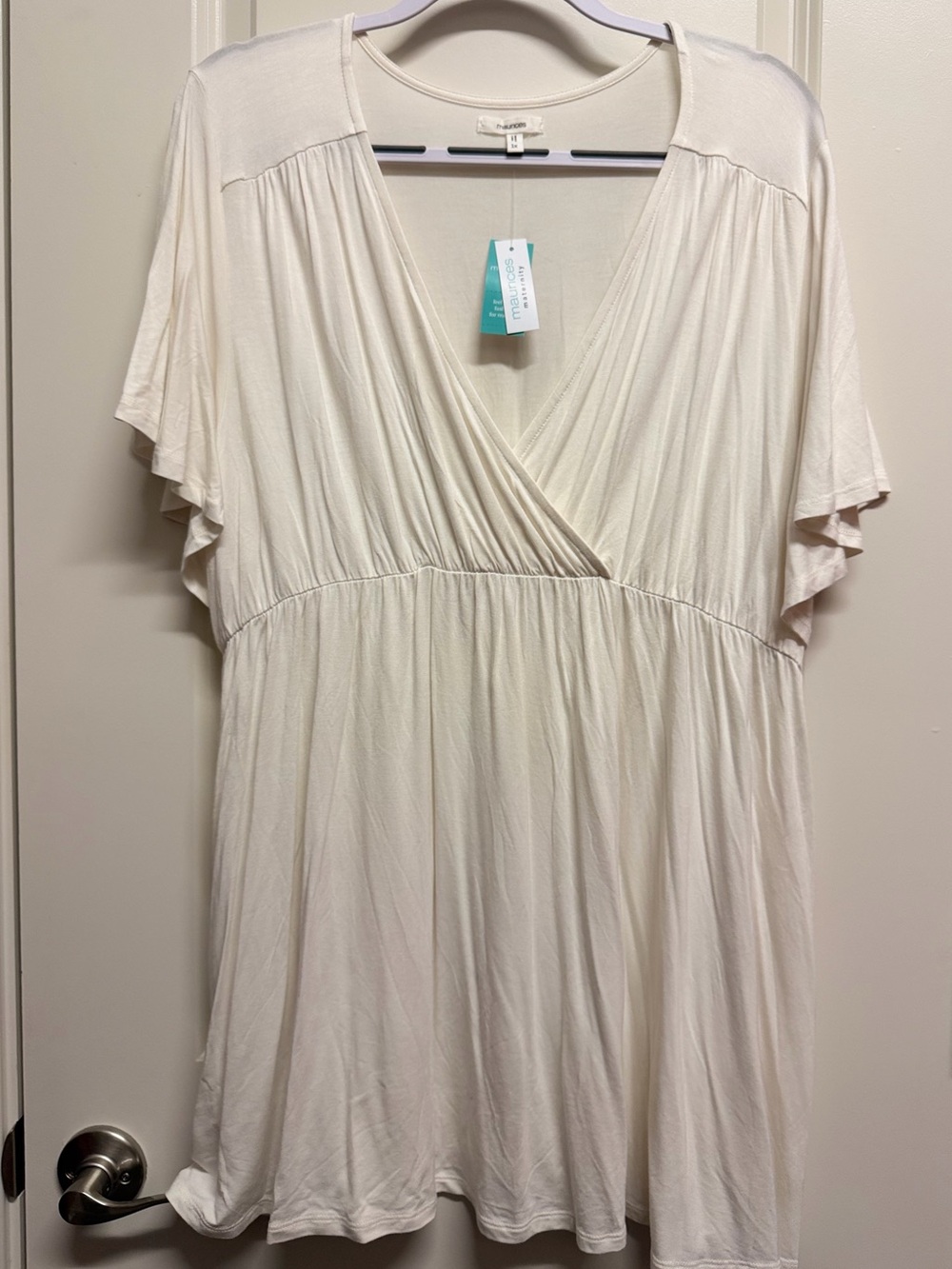 ✨ Pick 3 for $15 ✨ Maurices Soft Ivory Maternity Shirt